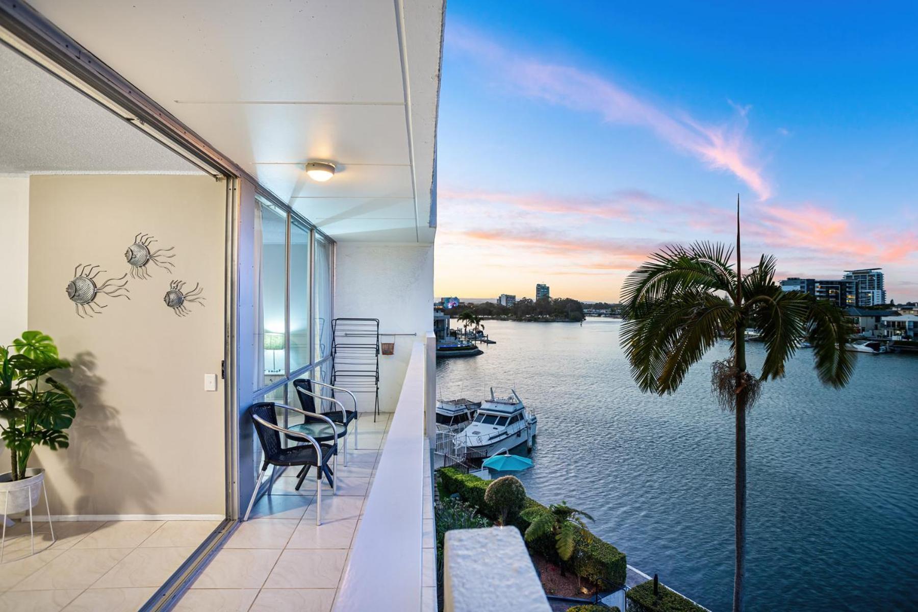 Amazing Water Views Surfers Paradise Gold Coast Bagian luar foto